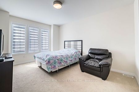 For Lease - 323 Harold Dent Trail, Oakville, Ontario - Photo 2