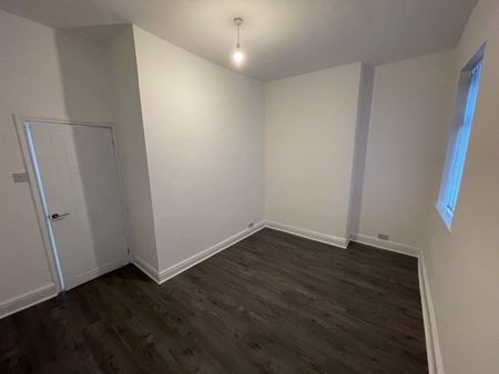 3 Bed Terraced House, Rossett Street, L6 - Photo 4