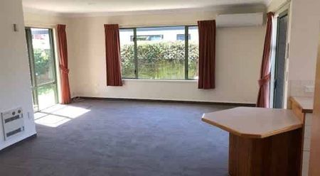 Comfortable, warm, north facing 3 bedroom home - Photo 2