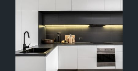 Turnkey Luxury With Modern Luxe Finishes - Photo 4