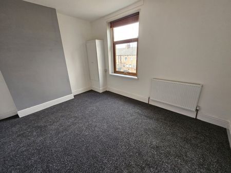 3 bed Terraced - To Let - Photo 4
