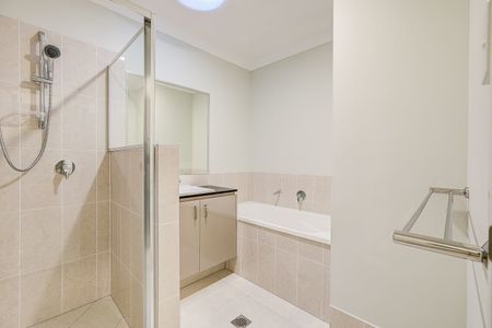 13 Merino Street, Park Ridge QLD 4125 - House For Rent | Domain - Photo 2