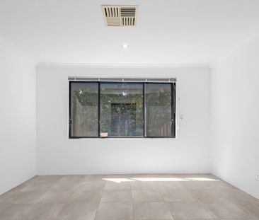 3 Bedroom House With Regular Garden Maintenance Included - Photo 5