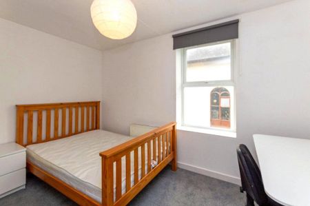 2 bedroom terraced house to rent - Photo 3