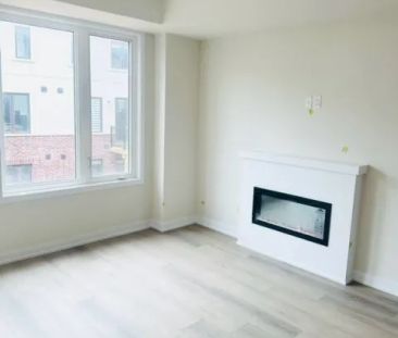 Condo Townhouse For Lease | W9244379 - Photo 1