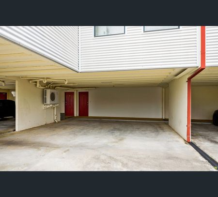2/2 Hogarth Street, Cannington, WA 6107 - Photo 5