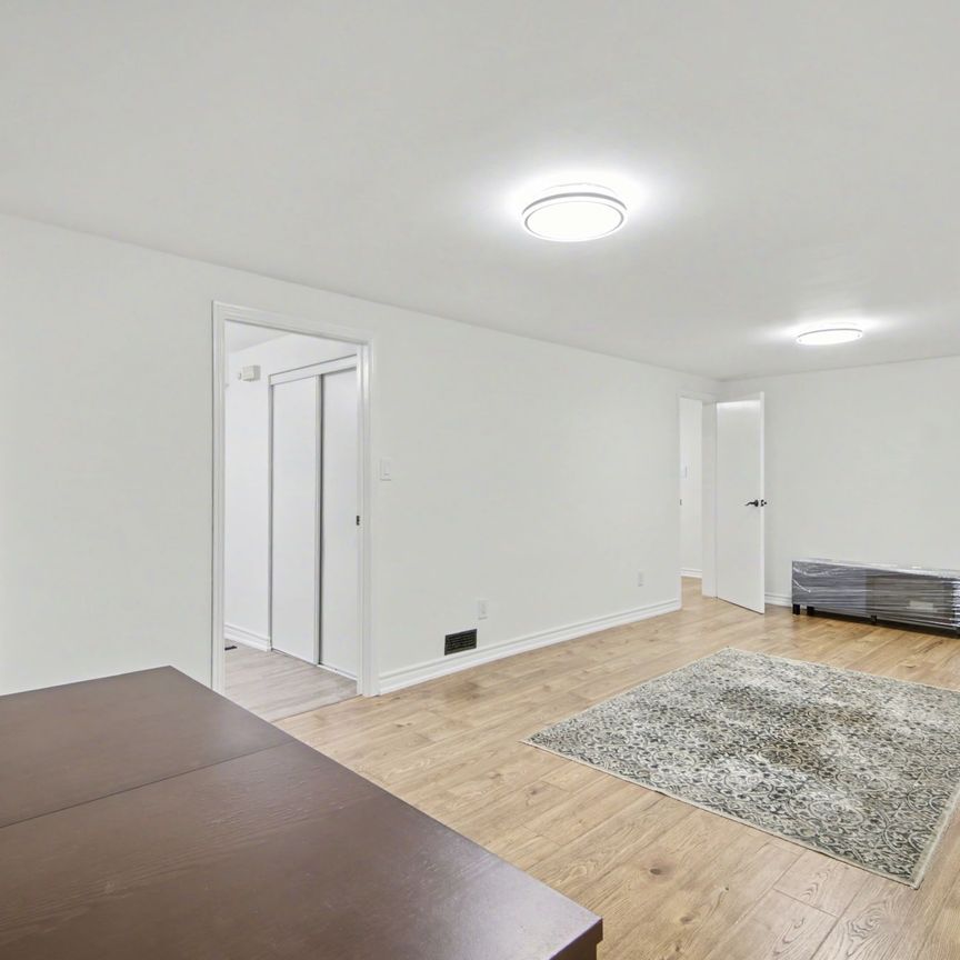 For Lease - 1482 Queensbury Crescent Unit# Basement, Oakville, Ontario - Photo 1