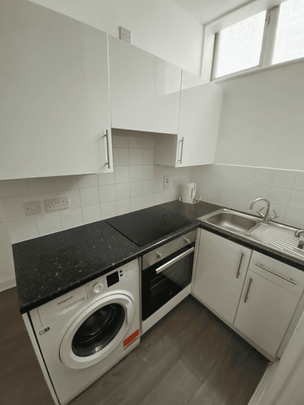 Studio to rent - Photo 1