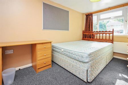 3 bedroom semi-detached house to rent - Photo 4