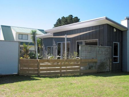 PURIRI PLACE - SUNNY AND SPACIOUS - Photo 5
