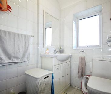 2 bedroom end of terrace house to rent - Photo 5