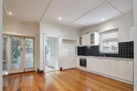 921 Hampton St, Brighton - Photo 3
