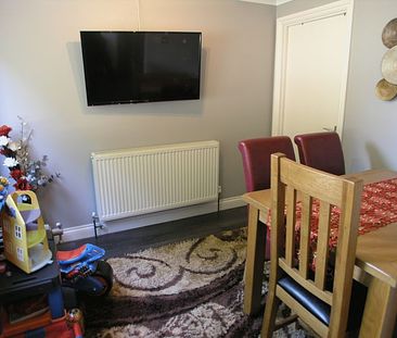 Randall Close, Kingswinford Monthly Rental Of £850 - Photo 1