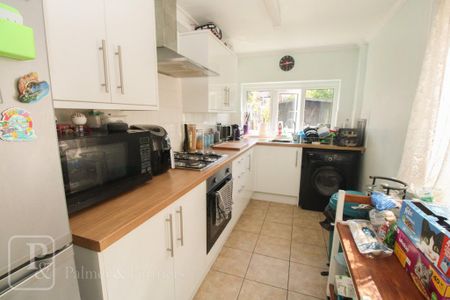 2 bedroom terraced house to rent - Photo 3