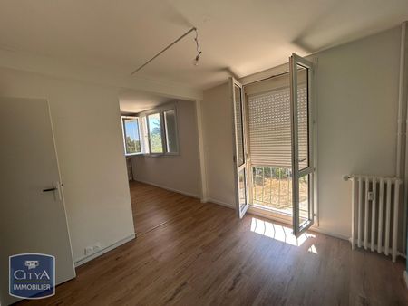 Location Appartement 3 pièces 65m² NIORT 79000 - Photo 2