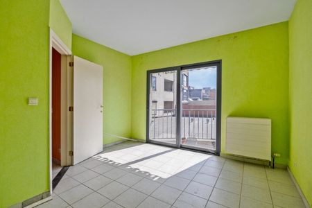 Appartement met 2 slaapkamers, garagebox en kelderberging in Mol-centrum ! - Photo 2