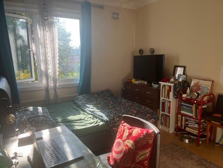 Room in a Shared House, Horndean Close, SW15 - Photo 3