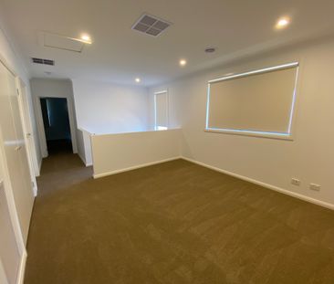 two-storey 4 Bedroom Family Delight! - Photo 3