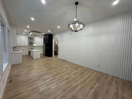 An Upper-Level Unit in a Quiet Neighborhood - Photo 4