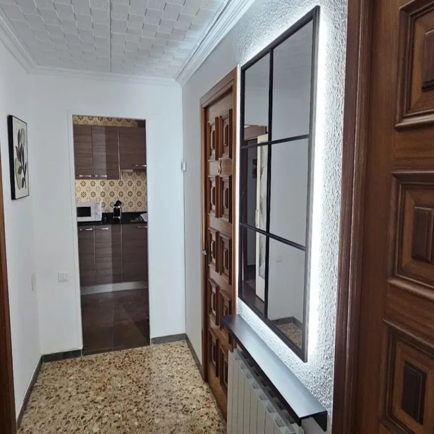 Room in shared apartment in Terrassa - Photo 1