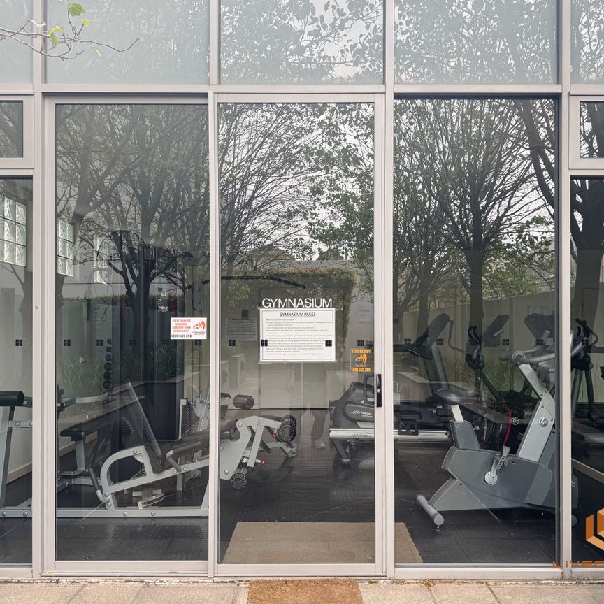 West Melbourne - Photo 1