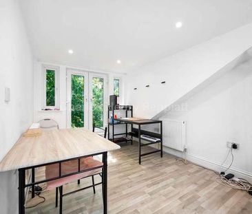 Woodside Gardens, Tottenham, N17 - Photo 1