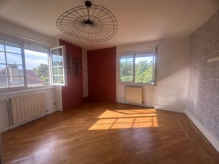 Location Appartement 5 pièces 130m² MACON 71000 - Photo 4