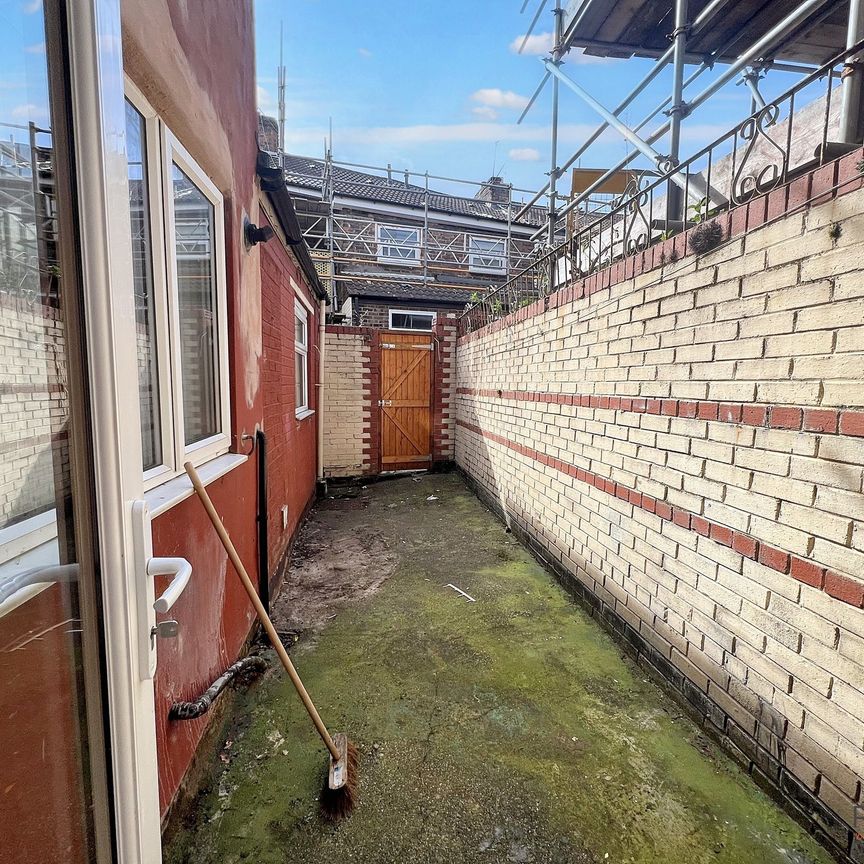 3 Bedroom , 21 Chirkdale Street, Liverpool - Photo 1