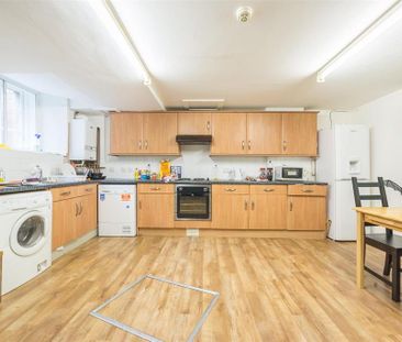 3 bedroom apartment to rent - Photo 6