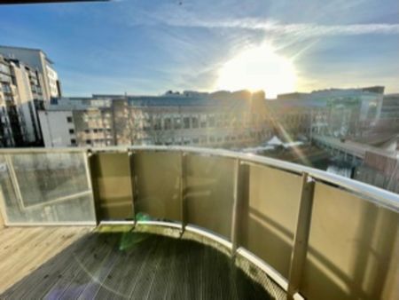 1 Bedroom Apartment - Photo 2