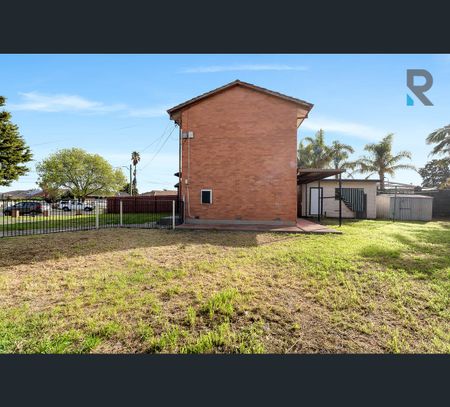 33 Rosedale Crescent, Dallas, Vic 3047 - Photo 3