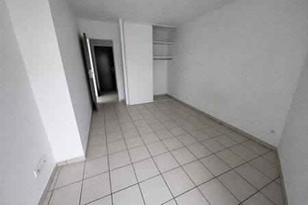 Location Appartement 2 pièces 59m² ROMANS SUR ISERE 26100 - Photo 5