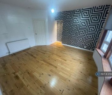 3 bedroom flat to rent - Photo 2