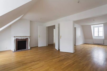 location Appartement T5 DE 159m² À PARIS - Photo 3