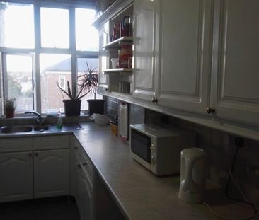Studio Flat, Eagle Lodge, NW11 - Photo 4