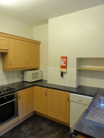 6 bedroom house to rent - Photo 3