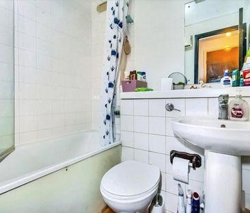 Badger Close, Feltham, TW13 7HA - Photo 1