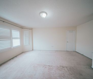 For Lease - 26 Peacock Crescent, Ajax, Ontario - Photo 2