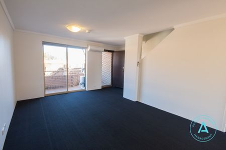 TOWNHOUSE FOR RENT IN MAYLANDS - Photo 5