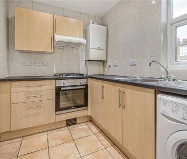 3 bedroom flat to rent - Photo 4