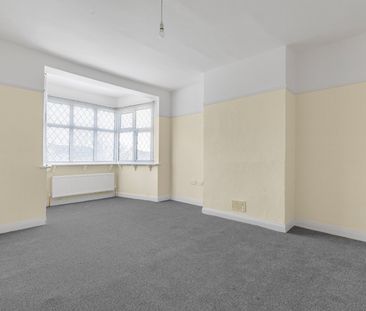 High Street, Hornchurch, RM12 - Photo 2