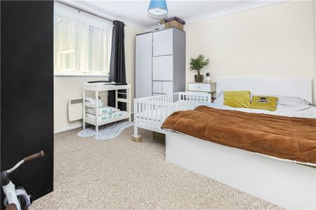 Staines Road West, Sunbury-on-Thames, Surrey, TW16 7BA - Photo 2