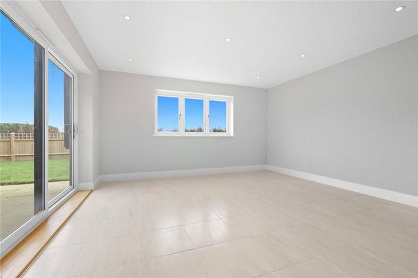 5 bedroom detached house to rent - Photo 1