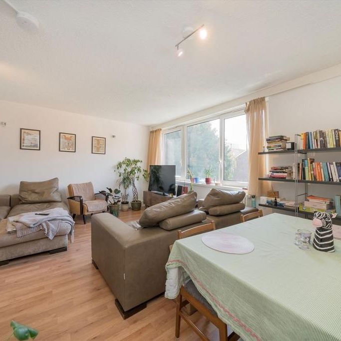 3 bedroom flat to rent - Photo 1