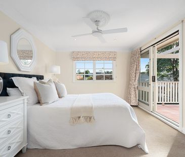 Embracing the beauty of its Californian bungalow craftsmanship - Photo 6