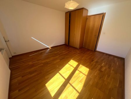 BEL APPARTEMENT 4.5 PCES AU COEUR DE LA VIEILLE VILLE - Foto 5