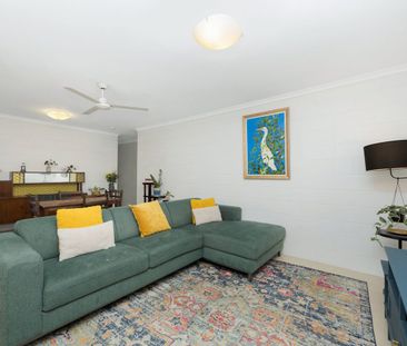 Low-Maintenance Living in Cranbrook – Ideal Three-Bedroom Home That... - Photo 6