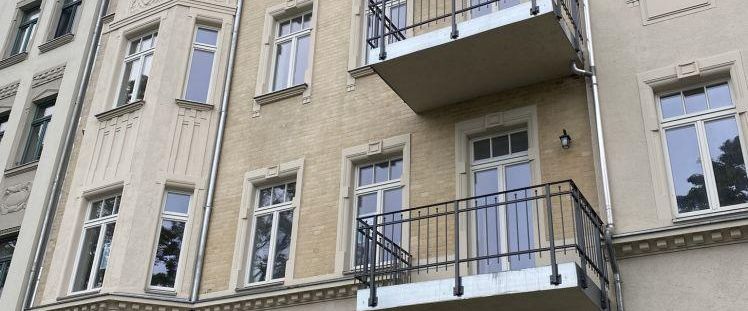 Erstbezug mit Balkon - Foto 1