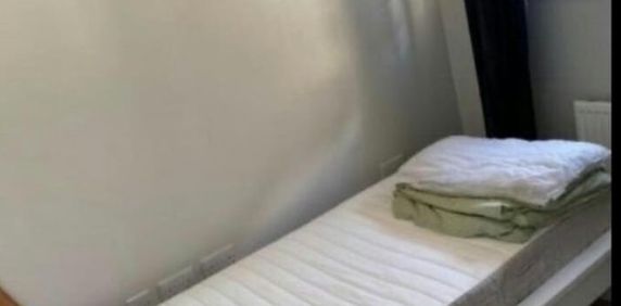 Room in a Shared House, Swan Close, BS5 - Photo 2