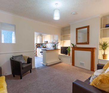 Room 2 - Photo 3